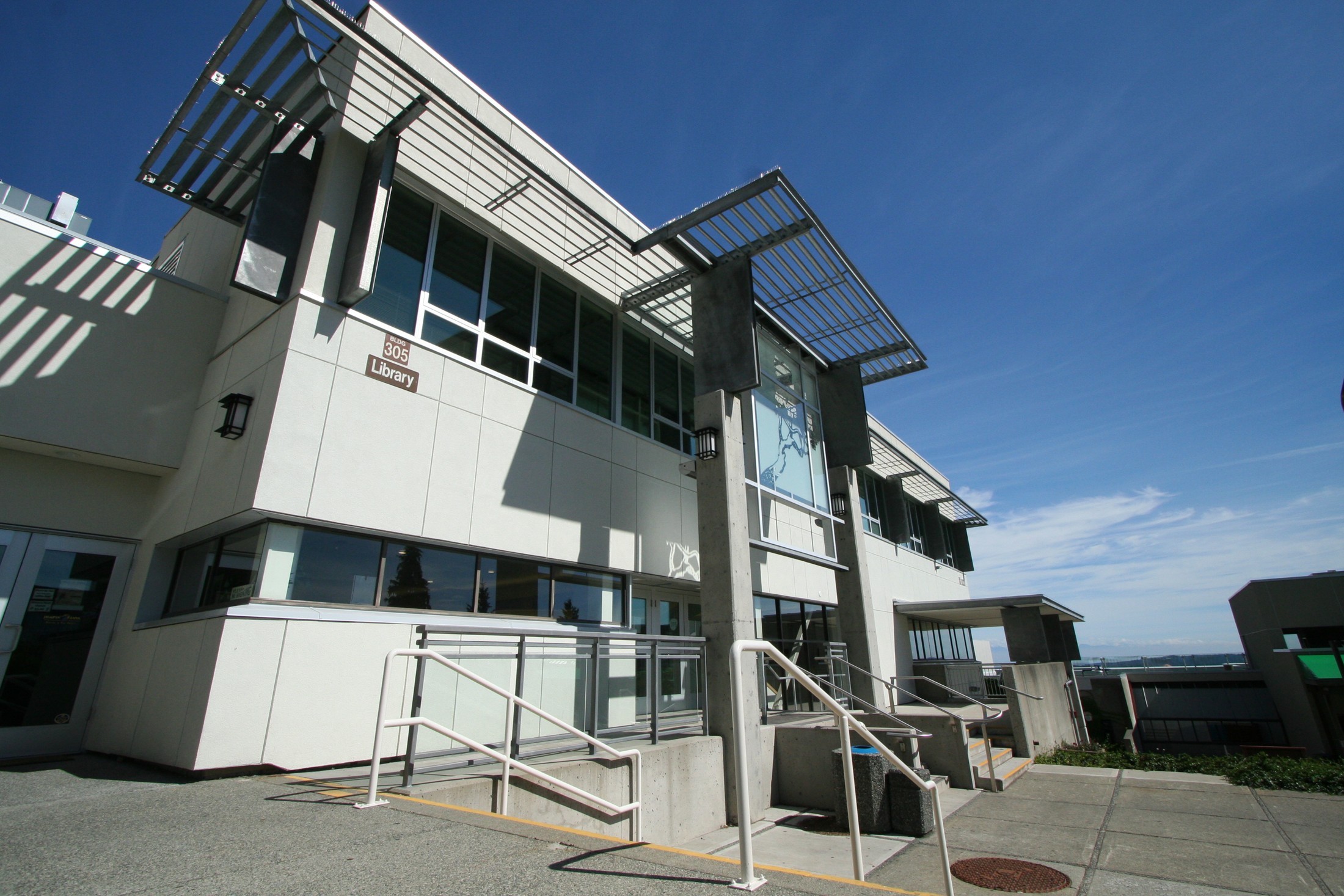 Vancouver Island University (VIU) campus image 2