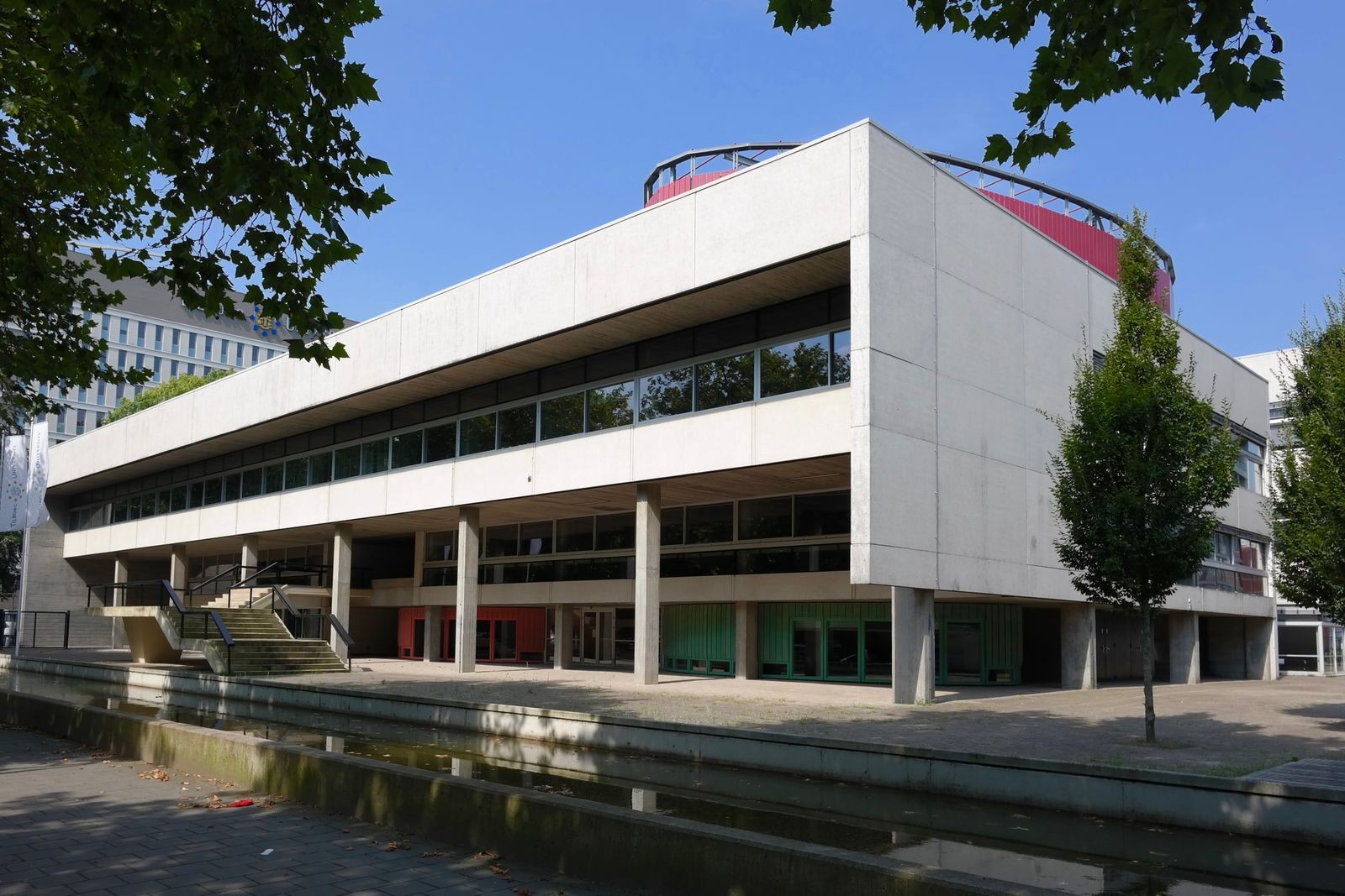 Tilburg University campus image 2
