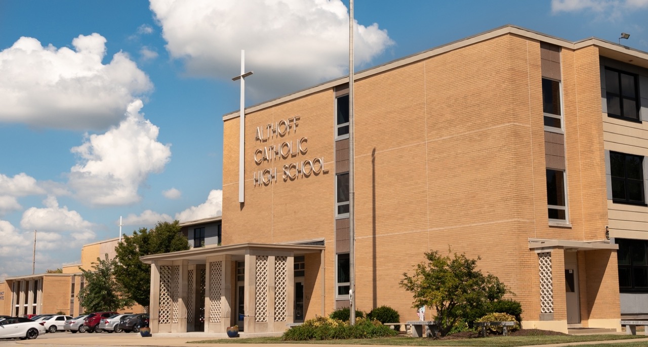 Trường Trung học Althoff Catholic High School — khuôn viên 1