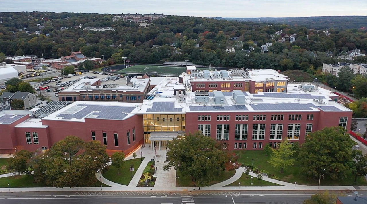 Trường Trung học Arlington High School — khuôn viên 1