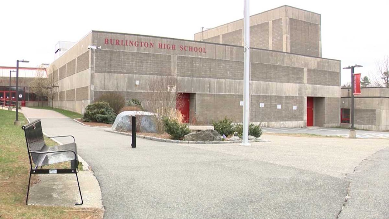 Trường Trung học Burlington High School — khuôn viên 1