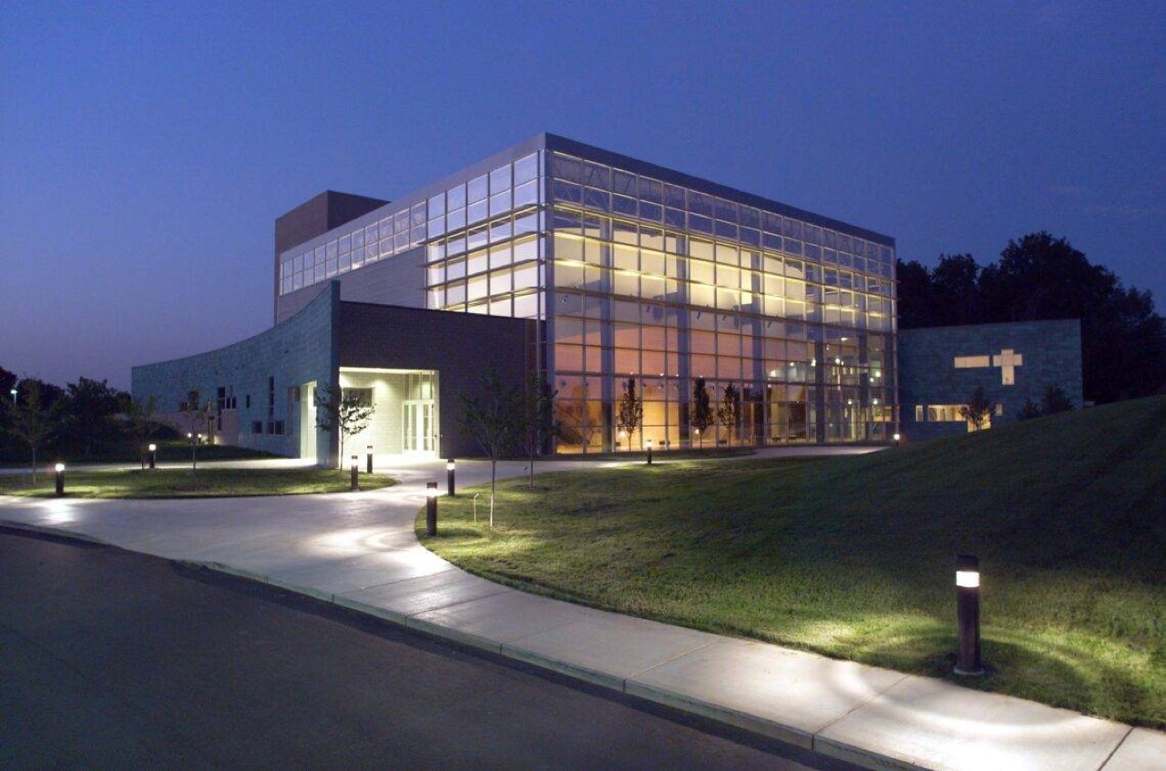 Trường Trung học Forest Hills Public Schools – Kent ISD — khuôn viên 1