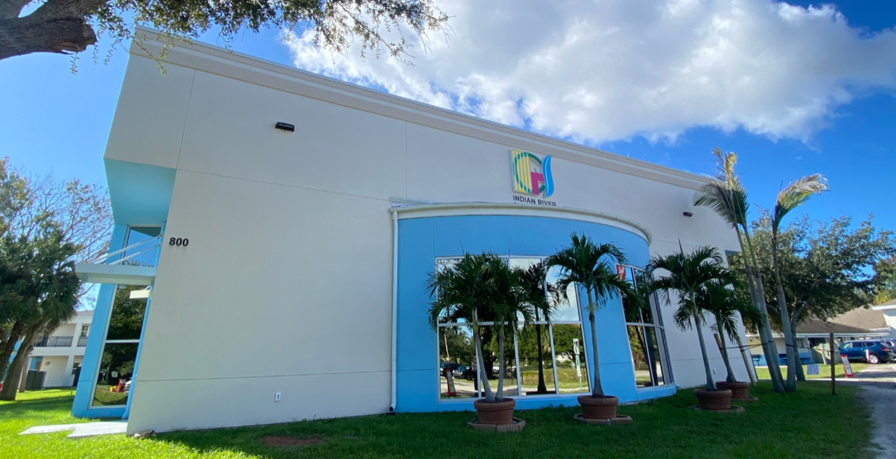 Trường Trung học Indian River Charter High School — khuôn viên 1