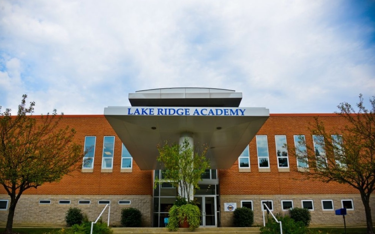 Trường Trung học Lake Ridge Academy — khuôn viên 1