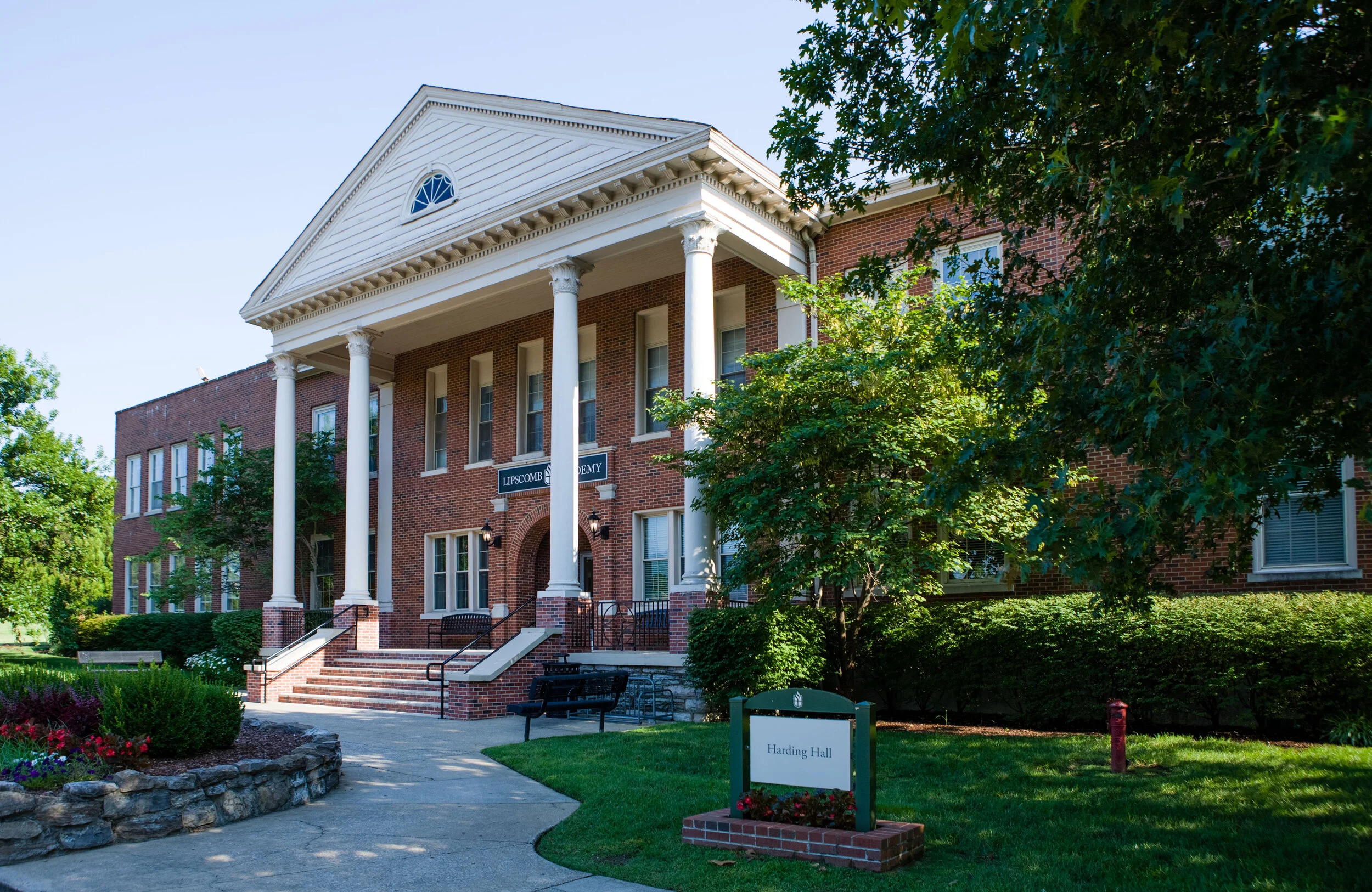 Trường Trung học Lipscomb Academy — khuôn viên 1