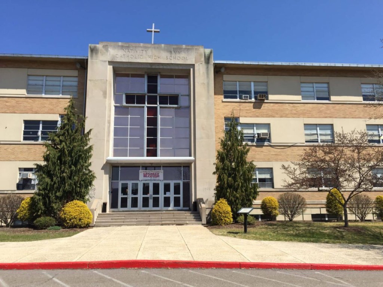 Trường Trung học Nativity BVM High School — khuôn viên 1