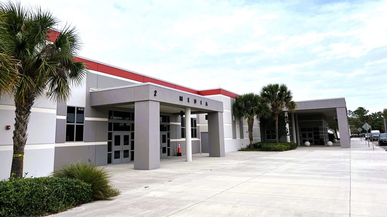 Trường Trung học Orange County Public Schools — khuôn viên 2