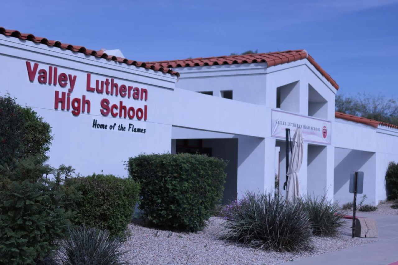 Trường Trung học Valley Lutheran High School — khuôn viên 1